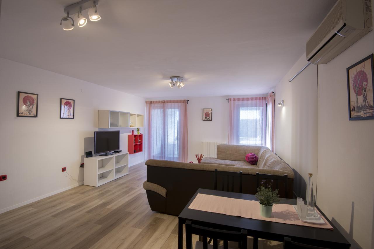 Apartment Blazenka Pula Exterior photo